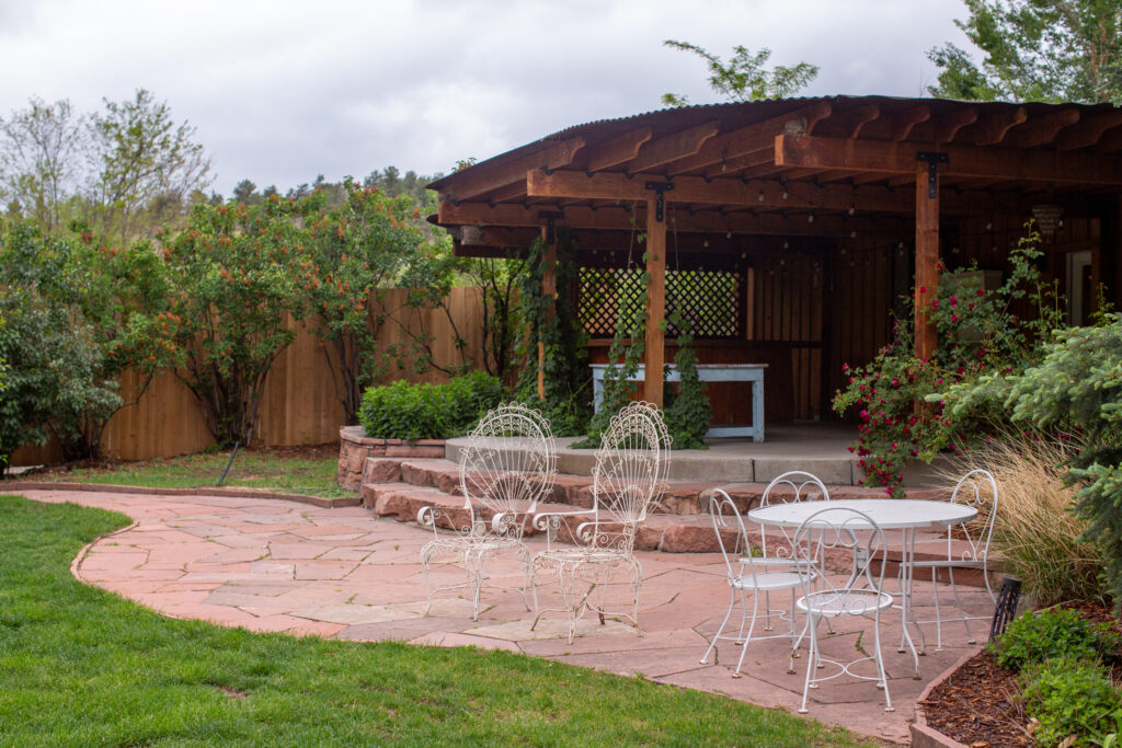 Beautiful space for cocktail hour at Lyons Farmette in Lyons, Colorado